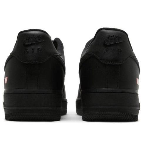 Nike Air Force 1 Low Supreme Black CU9225-001 unisex sneakersy czarne z logo Supreme Nike Air Force 1 Low Supreme Black CU9225-001 unisex sneakersy czarne z logo Supreme