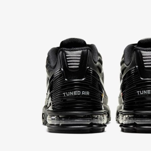 Nike Air Max Plus TN III Black & Wolf Grey CJ9684-002 unisex sneakersy z amortyzacją i siateczką Nike Air Max Plus TN III Black & Wolf Grey CJ9684-002 unisex sneakersy z amortyzacją i siateczką